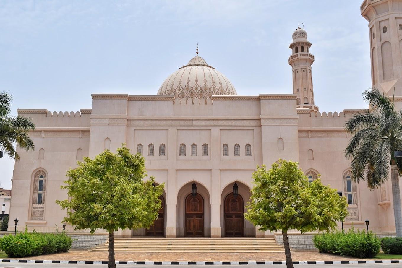 Sultan Qaboos Mosque, Salalah: A Beacon of Faith and Architecture